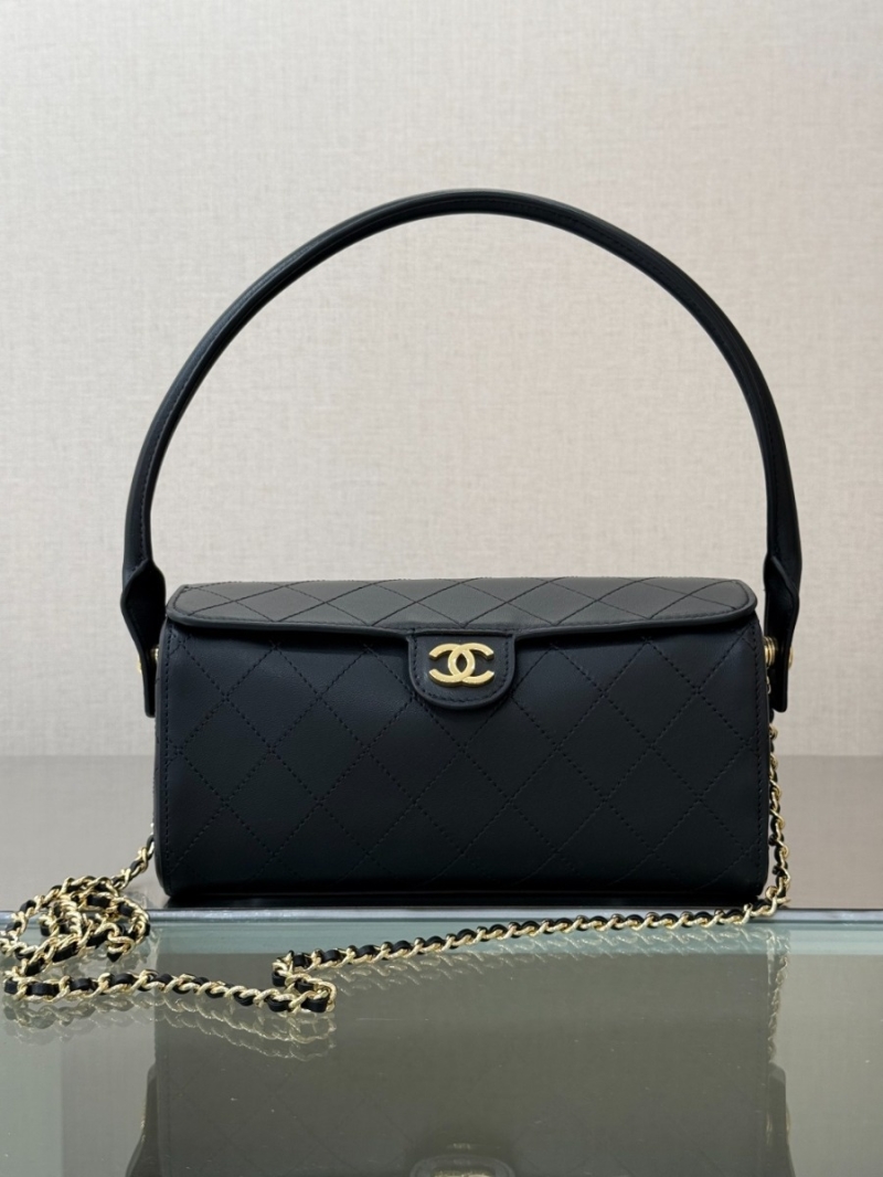Chanel 26FW Clutch with Chain Lambskin AP5294 Black