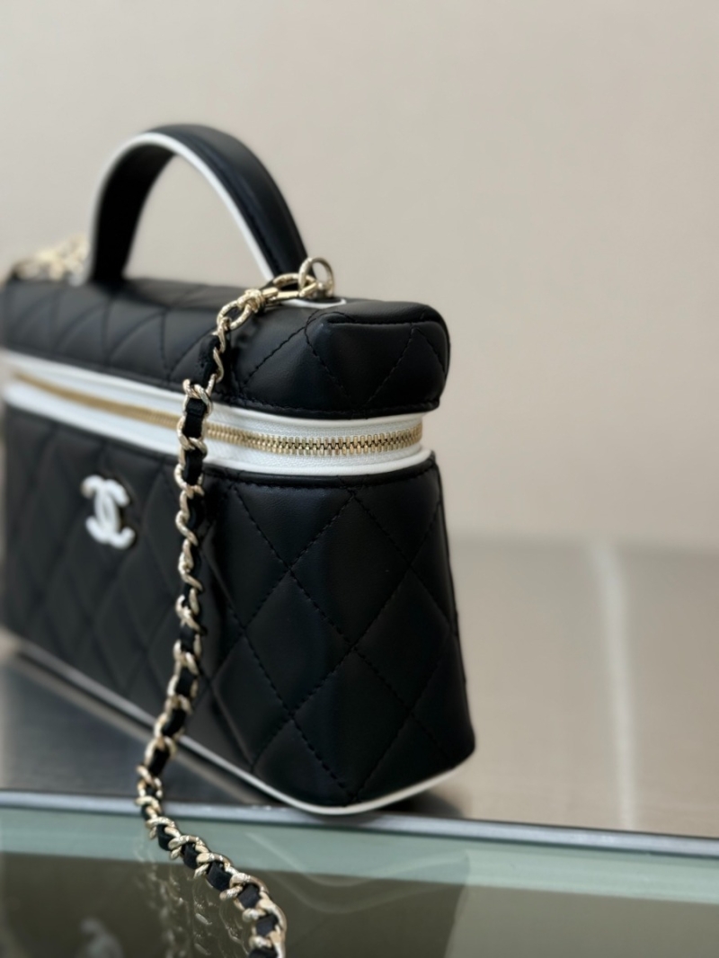 Chanel 26P Bi-Color CC Vanity Case with Chain Bag Lambskin AP5240 Black