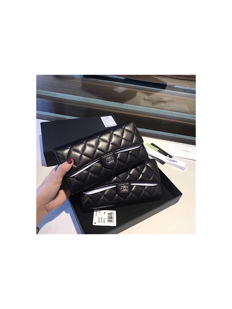 Chanel Classic Flap Wallet in lambskin leather A80758