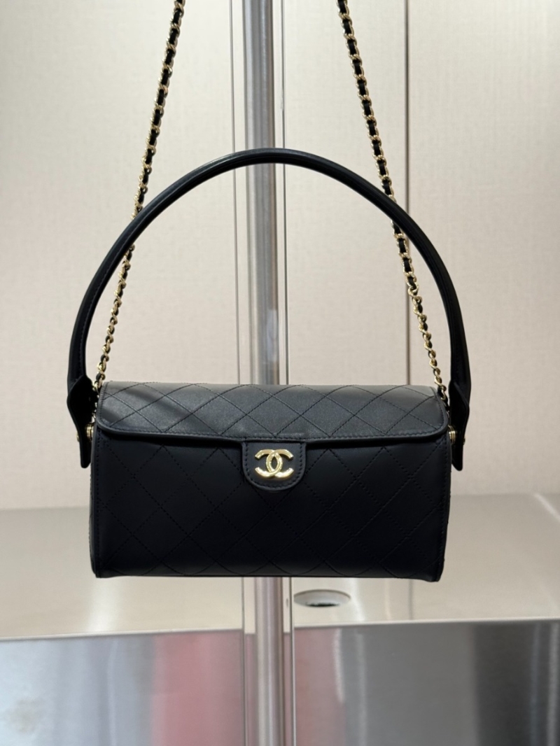 Chanel 26FW Clutch with Chain Lambskin AP5294 Black