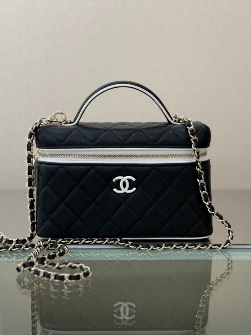 Chanel 26P Bi-Color CC Vanity Case with Chain Bag Lambskin AP5240 Black