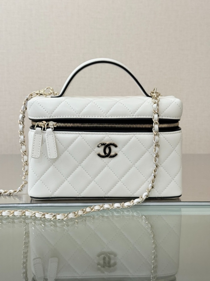 Chanel 26P Bi-Color CC Vanity Case with Chain Bag Lambskin AP5240 White