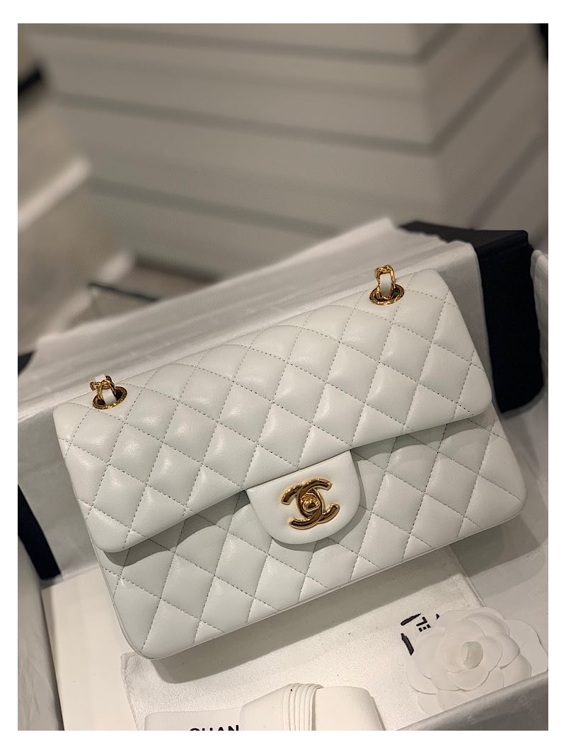 Chanel Small Classic Double Flap Bag 23cm Lambskin White